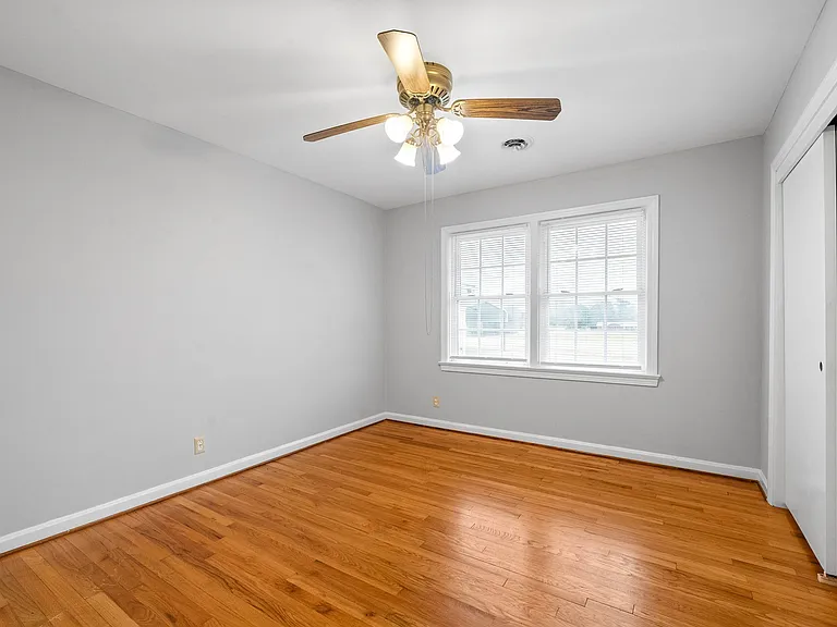 1319 Fort Campbell Blvd — Photo 12