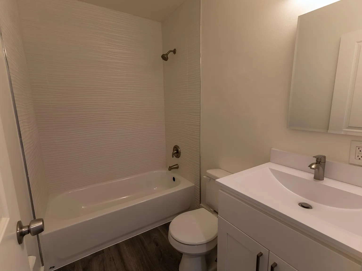 1 bed, 550 sqft, $2,100 — Photo 4