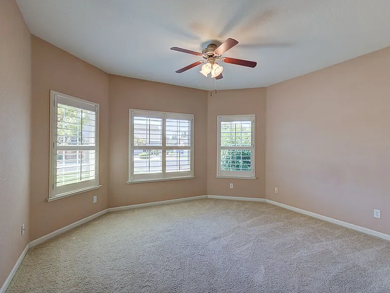 1927 N Karen Ave — Photo 14