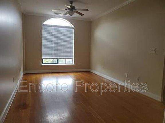 5th image of 510 E Broad St #221