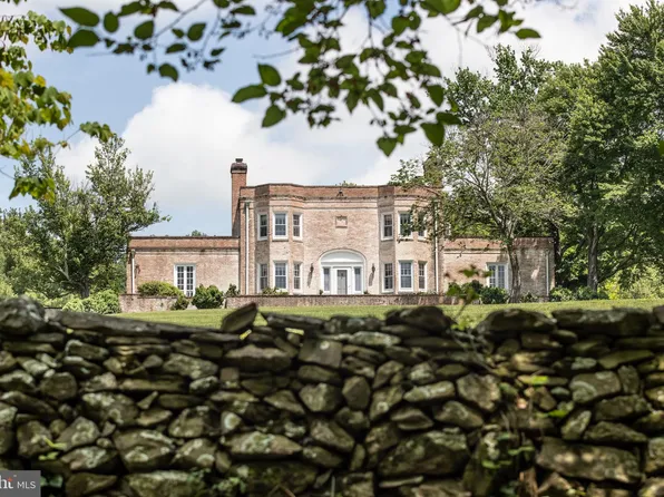 5415 Macmahon Ln, The Plains, VA 20198