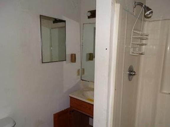 4th image of 202 Noria St