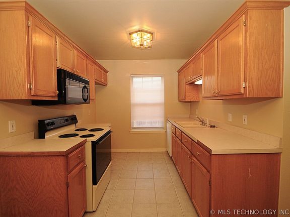5th image of 1217 W Jackson Ct