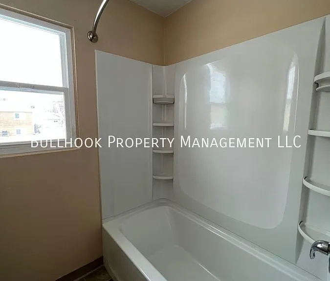 629 13th St W — Photo 3