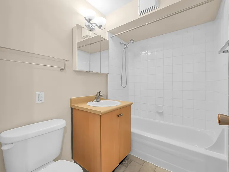 1101 Harwood St — Photo 19