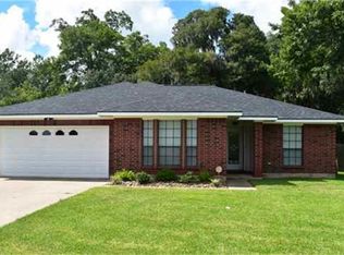 313 Beechwood St, Lake Jackson, TX 77566