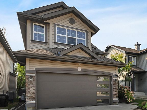3rd image of 1884 Robertson Cres SW