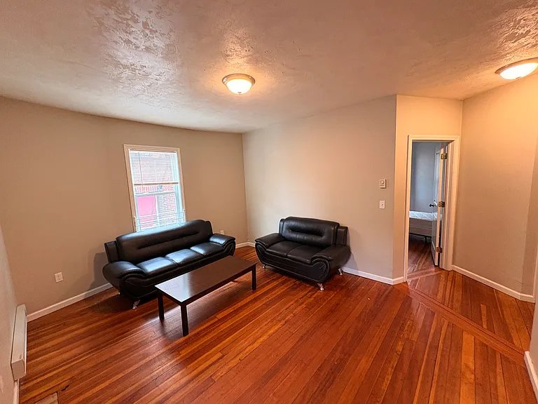 190 Washington St #3R — Photo 5