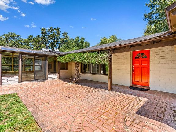 3rd image of 264 W Carmel Valley Rd