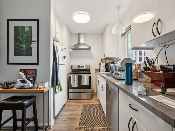 Lorton Ave, Burlingame, CA 94010