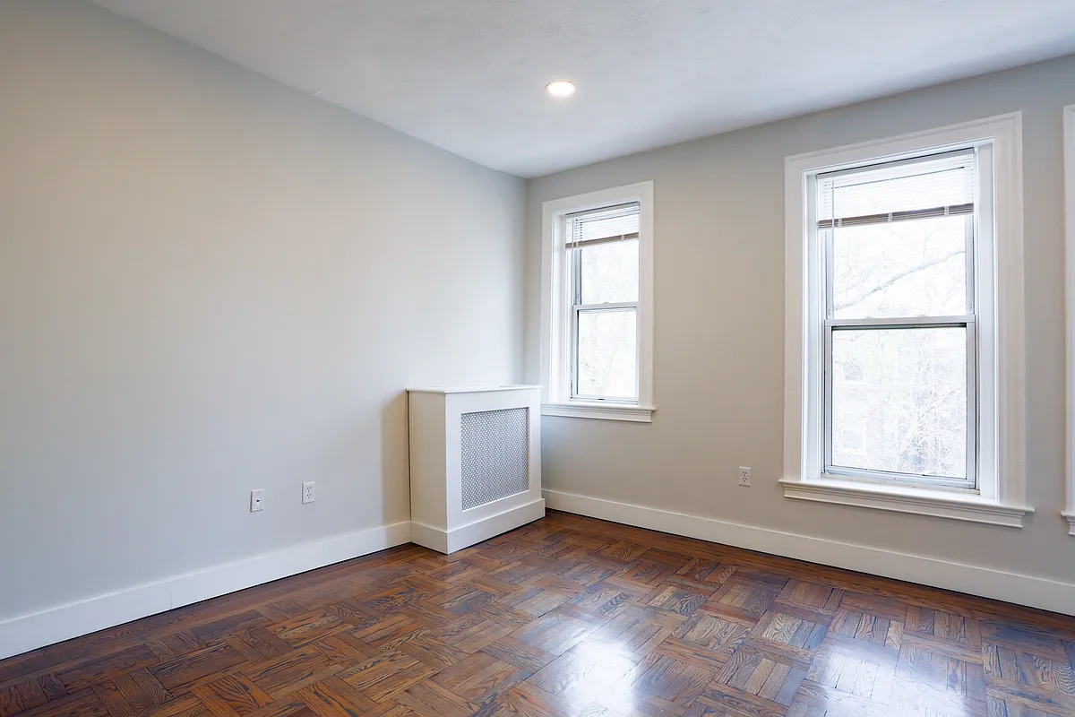 Building Photo - 36 Queensberry St #19