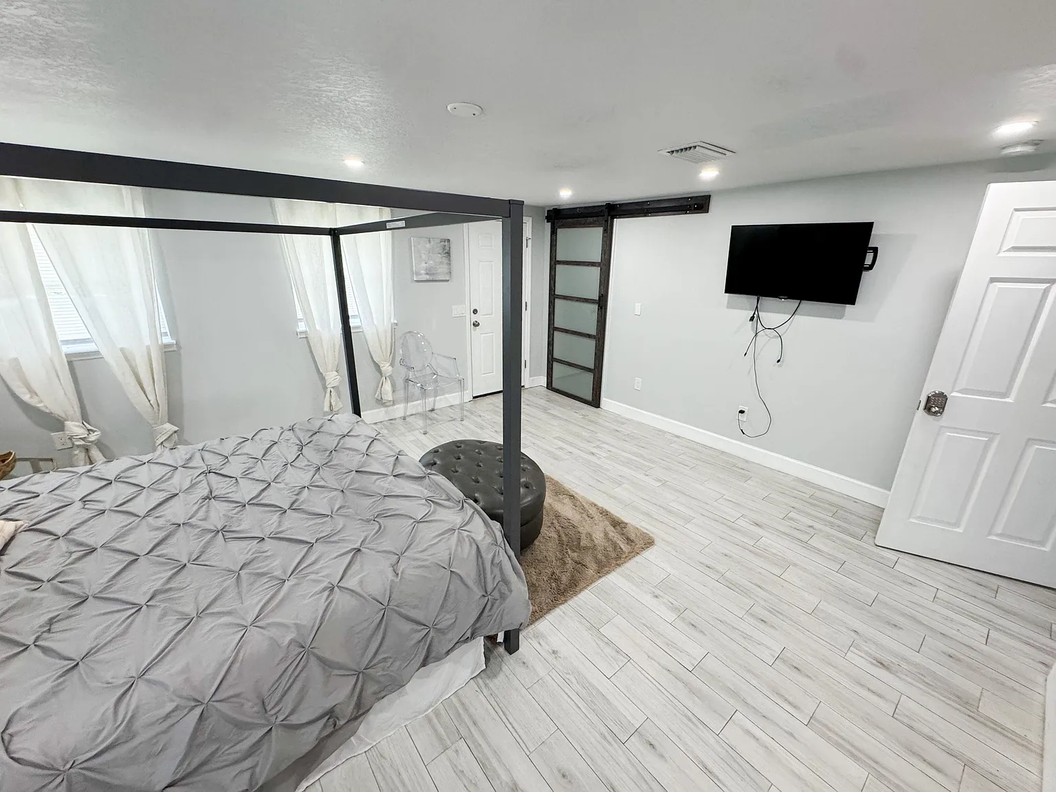 4 bed, 3.0 bath, 2000 sqft, $1,533 — Photo 2