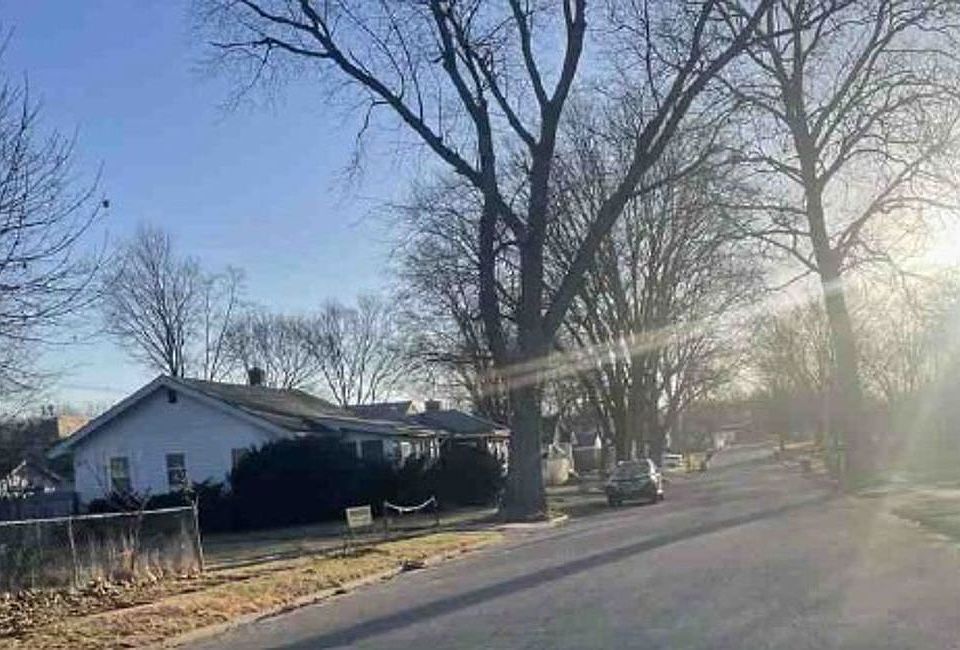 Exterior Neighborhood (street photo)