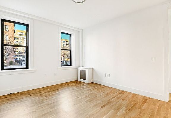 5th image of 58 Linden Blvd APT 1B