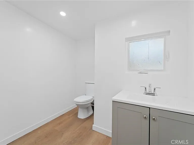 8510 Wilbur Ave — Photo 9