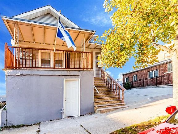 2nd image of 2861 Barkley Ave