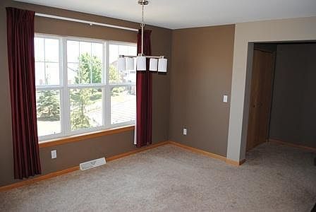 3rd image of 606 Park Dr