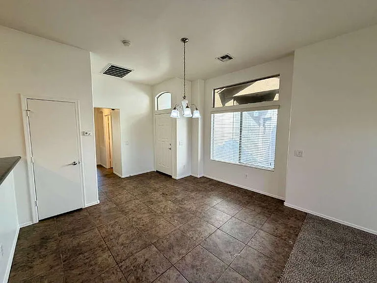 16620 S 48th St #83 — Photo 4