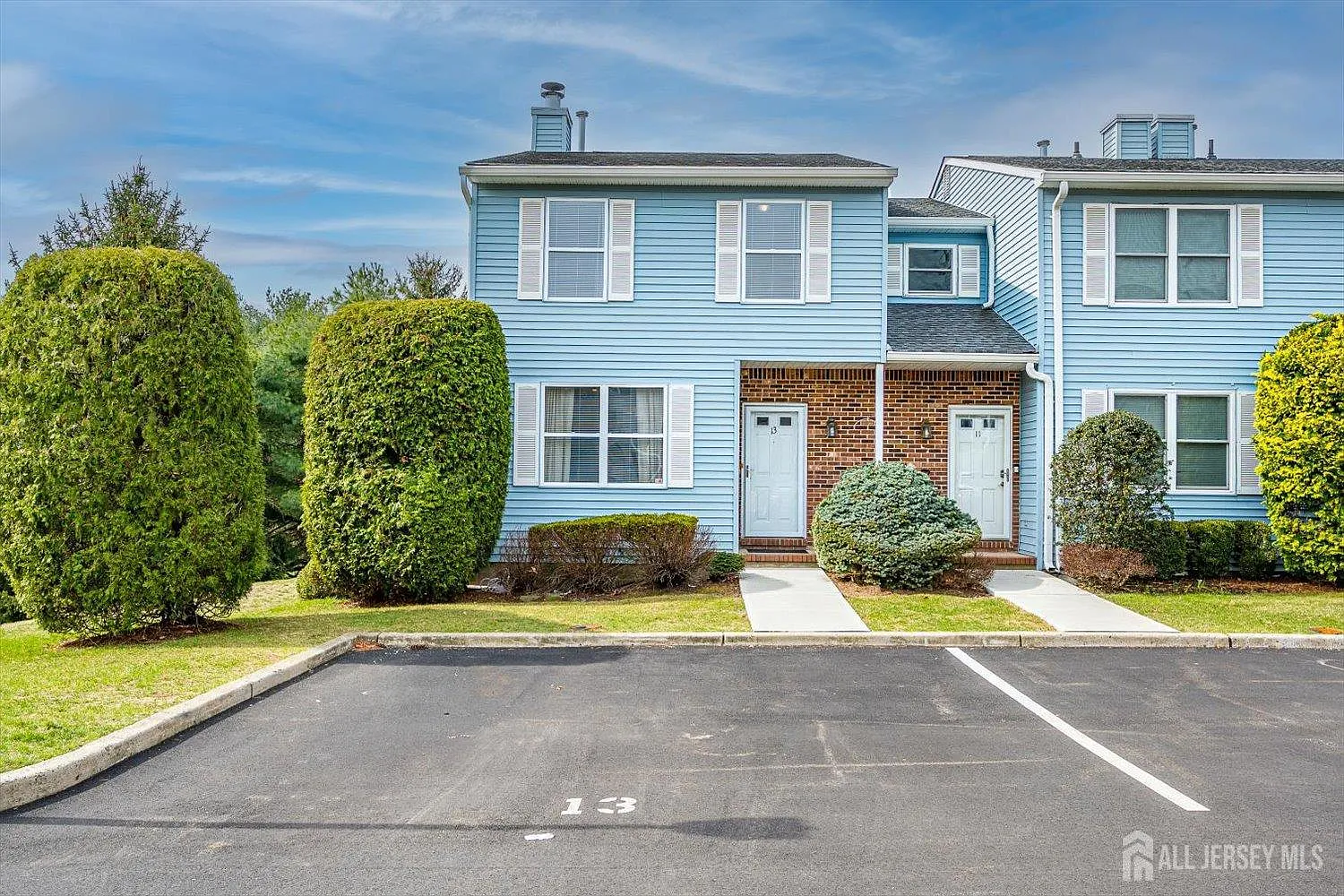 13 Peachtree Ln photo 1