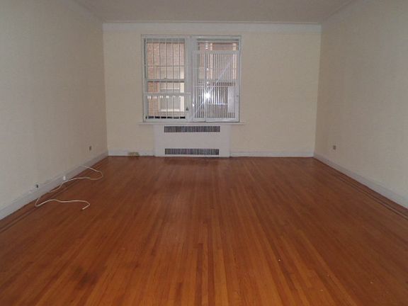 2nd image of 10905 72nd Ave APT 4E