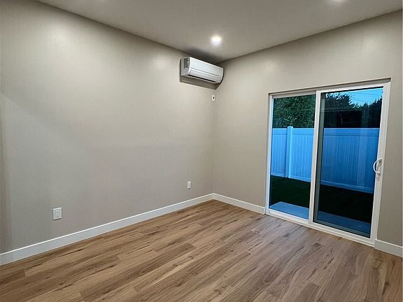 4th image of 10904 N Darby Ave
