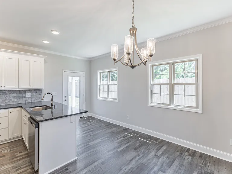 117 James Bowie Dr — Photo 11