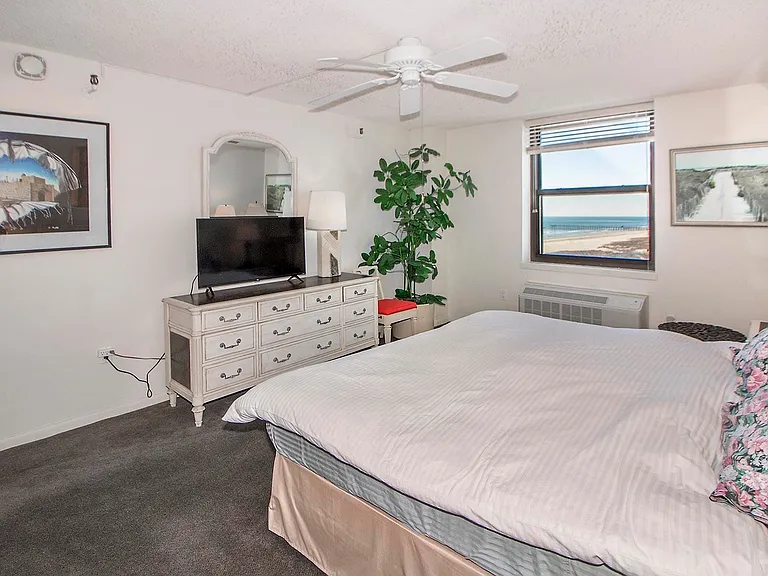 5200 Boardwalk #10A — Photo 7
