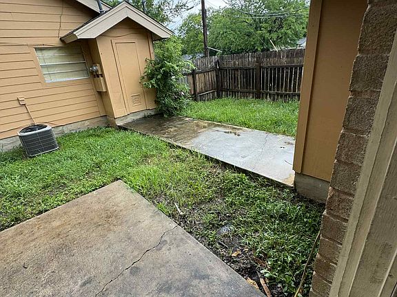 5th image of 101 E Fawnridge Dr