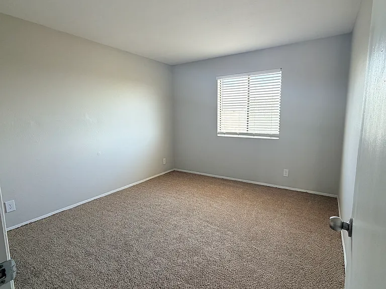 312 Geraldine Rd SE — Photo 9