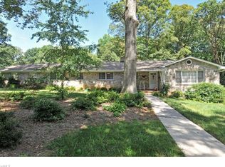 698 Valleybrook Ln, Winston Salem, NC 27104