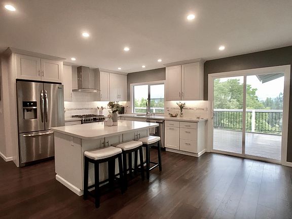 2nd image of 17440 Lake View Dr