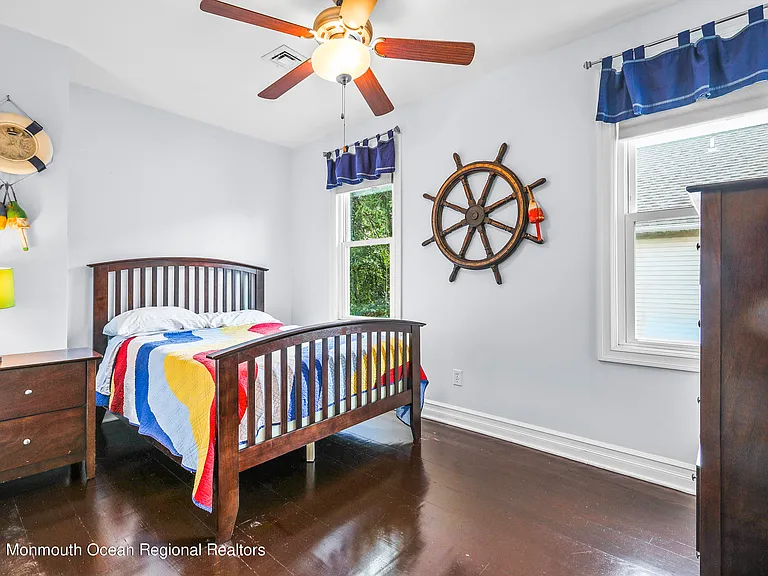 513 Ocean Park Ave — Photo 21