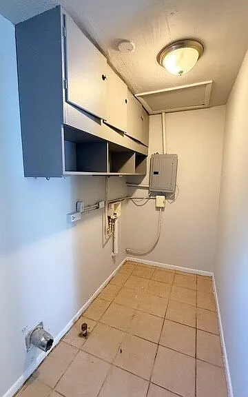3245 Chrysler St — Photo 11