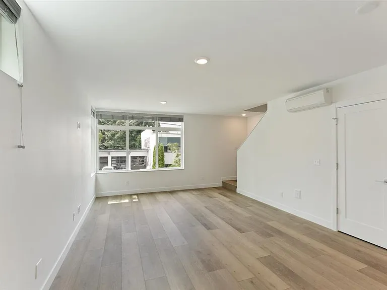 5810 Roosevelt Way NE #B — Photo 7