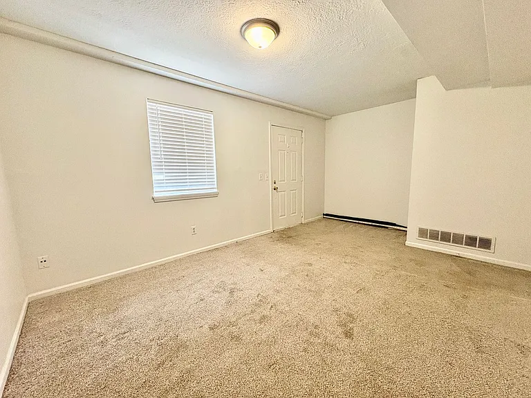 4420 Jarboe St — Photo 22