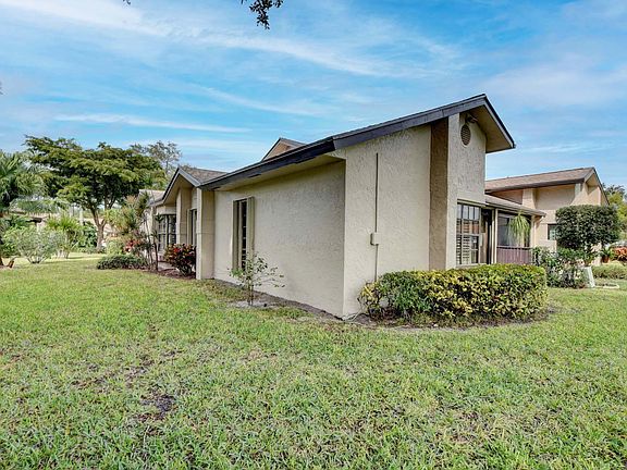 5th image of 5254 Fairway Woods Dr APT 3812