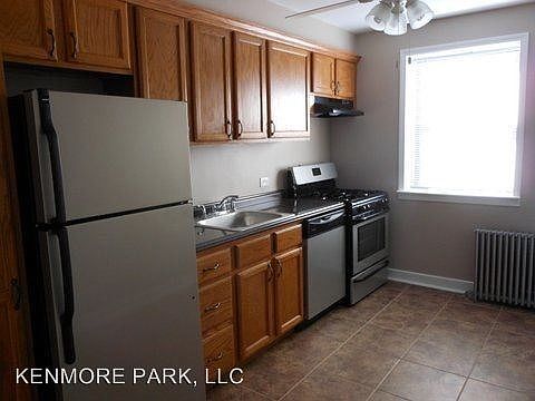 5th image of 119 S Kenmore Ave APT E
