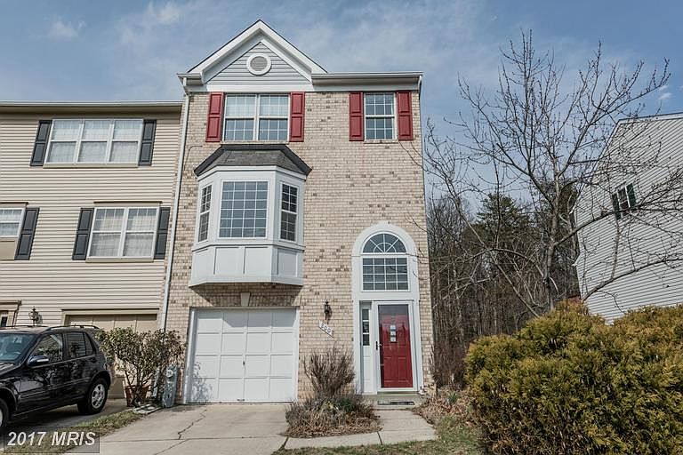 1st image of 200 Pinecove Ave