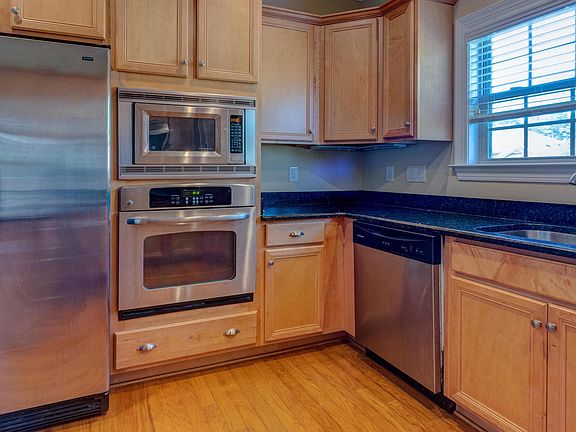 2nd image of 1121 Lillibridge Dr