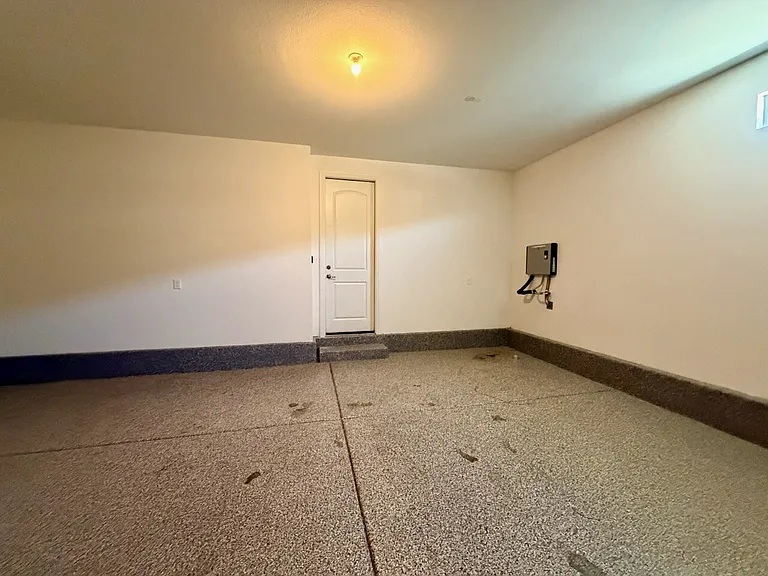 802 Royal Beekman St — Photo 47