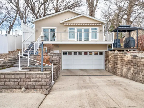 16719 255th Ave, Spirit Lake, IA 51360