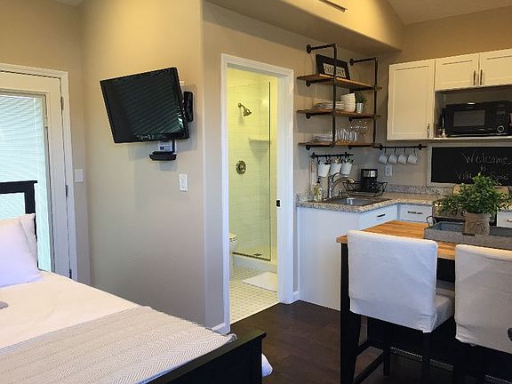 5th image of 805 Red Cloud Rd #2