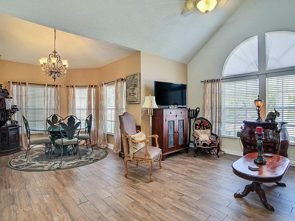 2nd image of 12179 Armenia Gables Cir