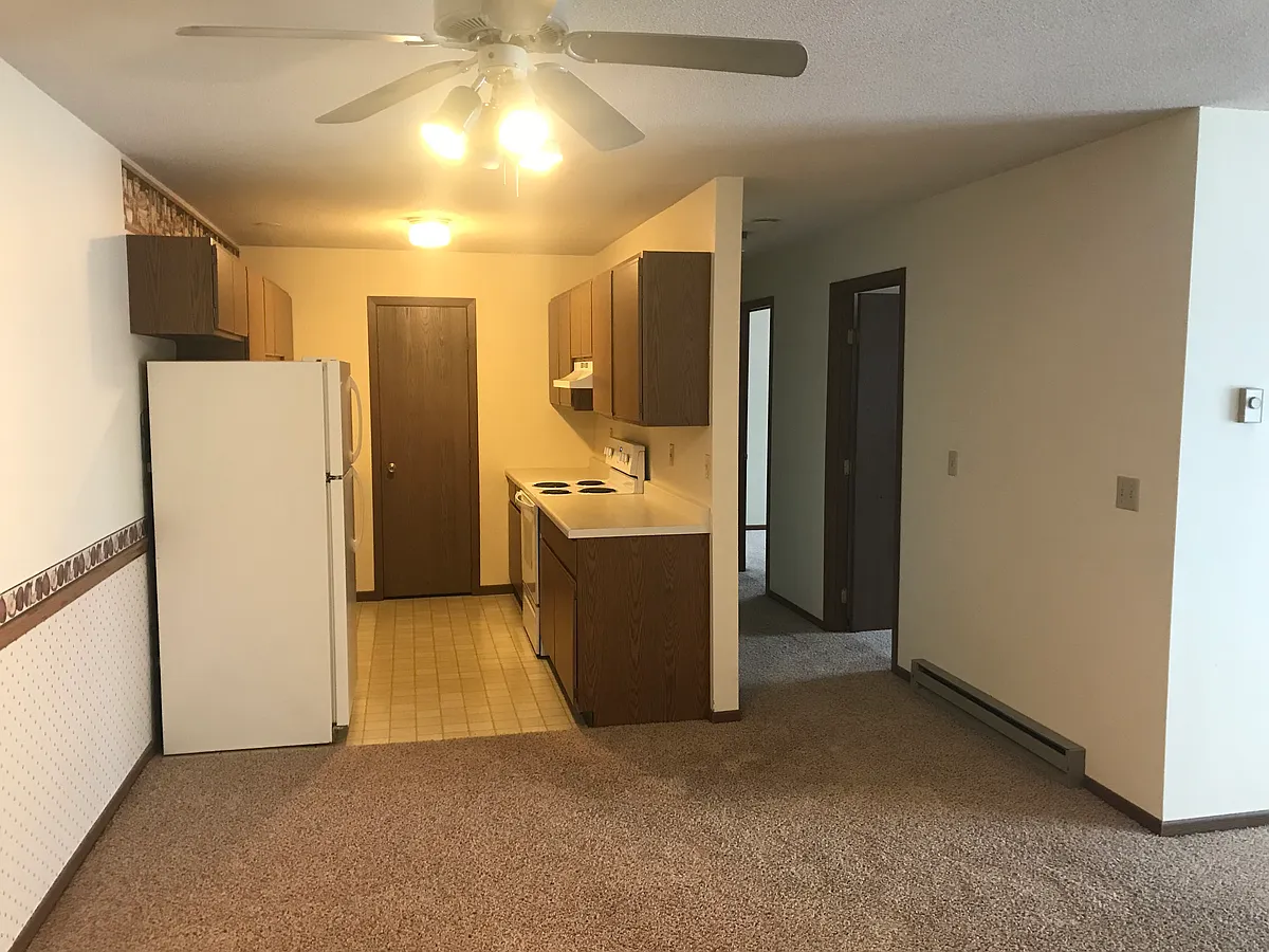 Building Photo - 820 Garland St E #7