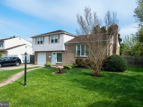 17 Finney Rd, New Castle, DE 19720