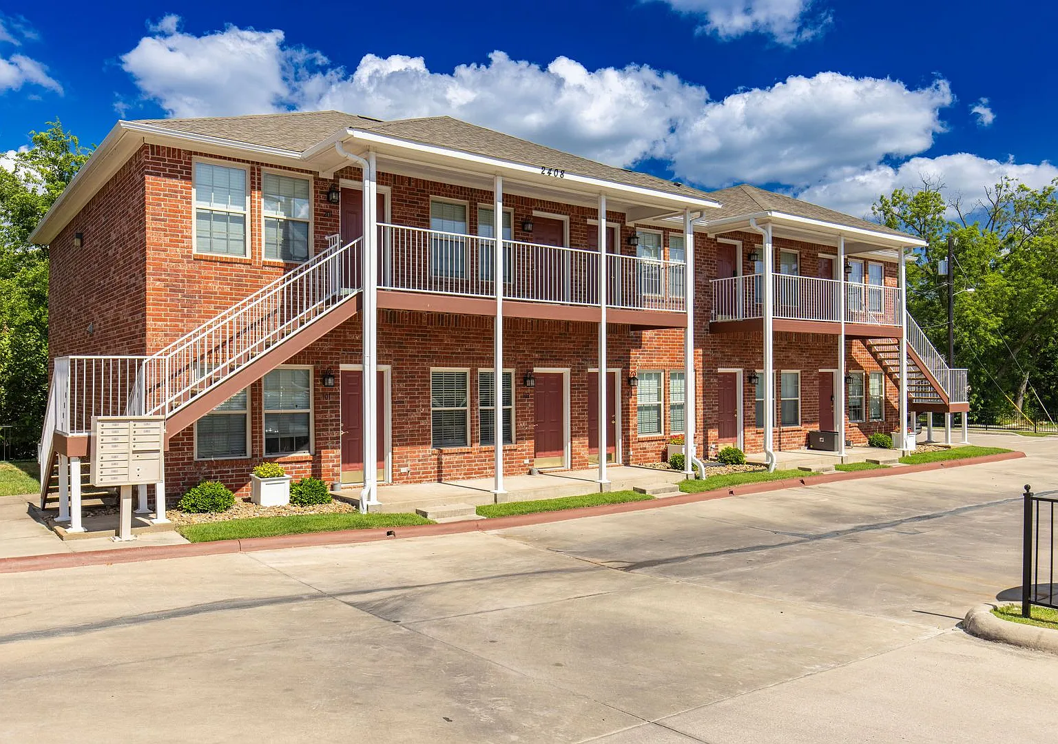 Bryan.2408 — Photo 2