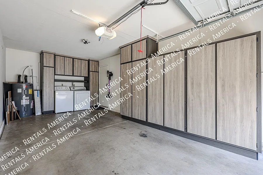 2548 W Canyon Crest Cir