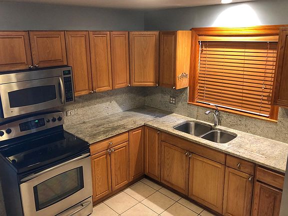 2nd image of 5820 N Maplewood Ave #1