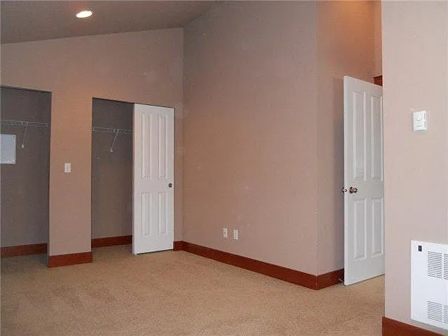 5262 Brooklyn Ave NE — Photo 5