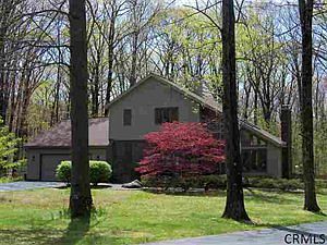 1st image of 28 Royal Oak Dr